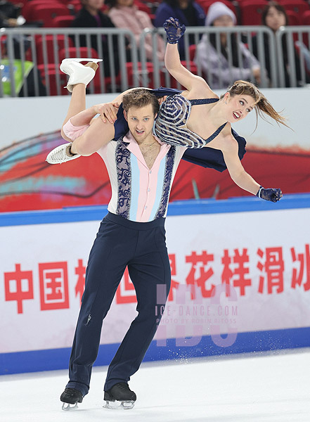 Christina Carreira & Anthony Ponomarenko (USA)