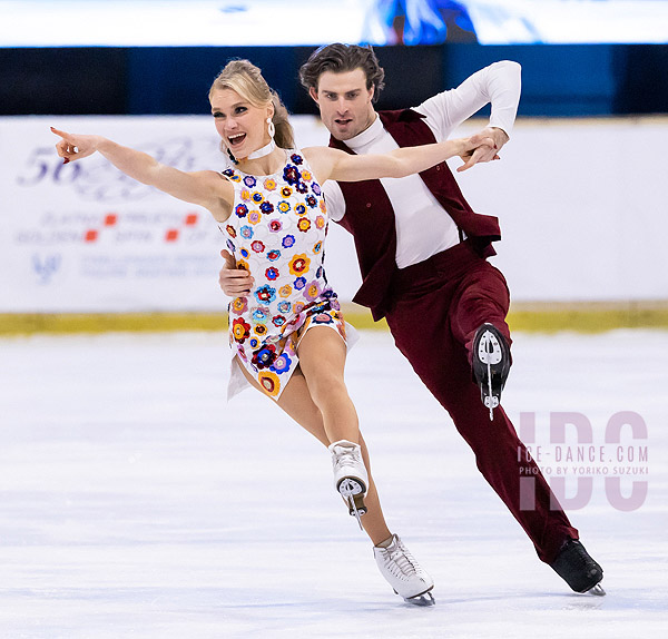 Phebe Bekker & James Hernandez (GBR)