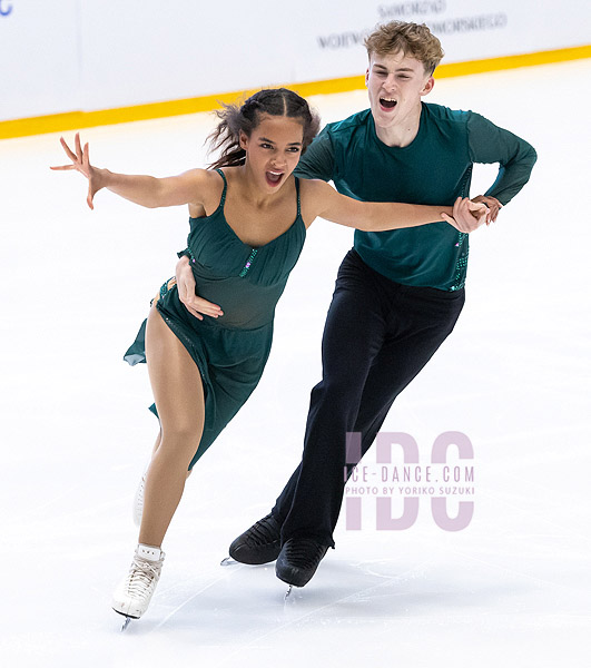 Hilda Taylor & Alexander Buchholdt (FIN)