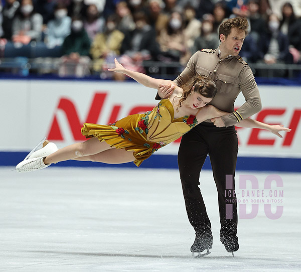 Christina Carreira & Anthony Ponomarenko (USA)