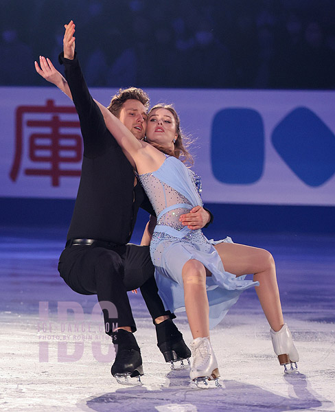 Christina Carreira & Anthony Ponomarenko (USA)