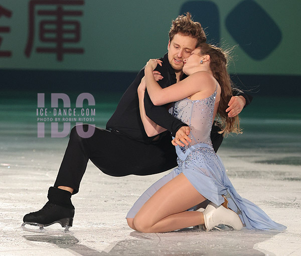 Christina Carreira & Anthony Ponomarenko (USA)