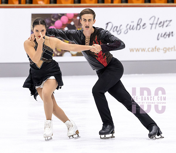Athena Faith Roberts & Eric Alis (ESP)