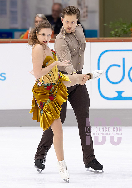Christina Carreira & Anthony Ponomarenko (USA)