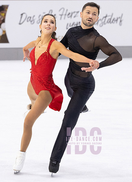Lilah Fear & Lewis Gibson (GBR)