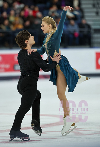Alicia Fabbri & Paul Ayer