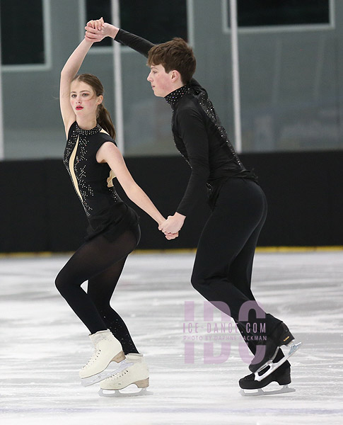 Vanessa Hollis & Evan Hollis