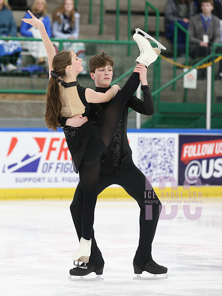 Vanessa Hollis & Evan Hollis