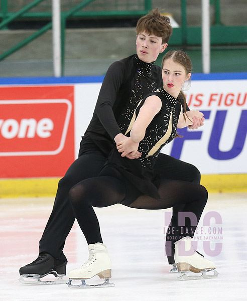 Vanessa Hollis & Evan Hollis