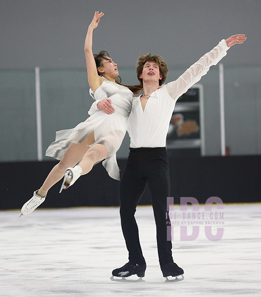 Grace Yi & Danila Savelev 