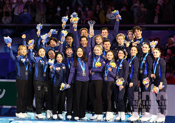 The medalists (Team Japan, USA and Italy)